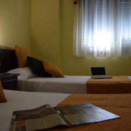 Hotel Complutense Alcalá de Henares Esterno foto