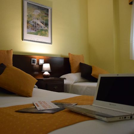 Hotel Complutense Alcalá de Henares Esterno foto