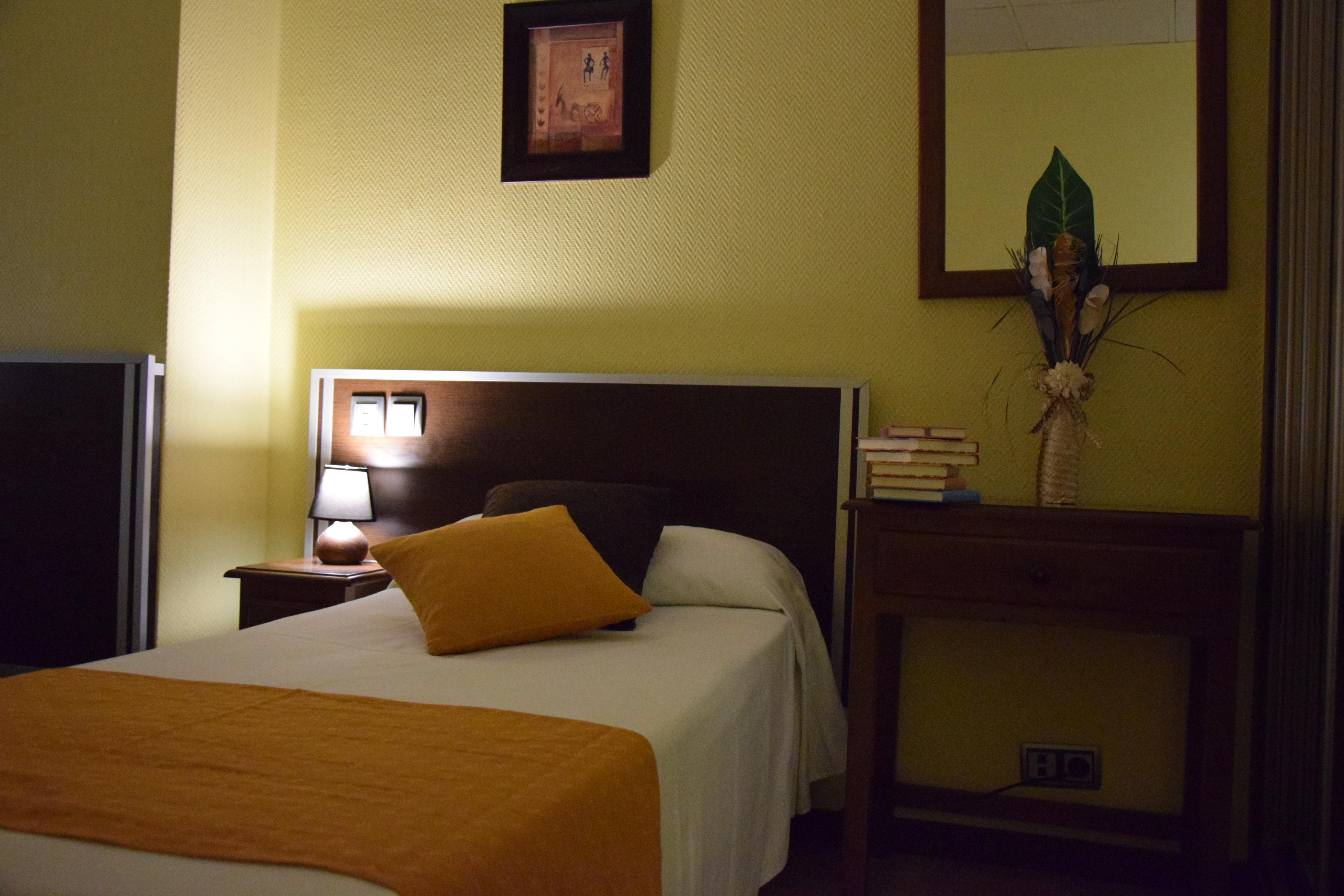 Hotel Complutense Alcalá de Henares Esterno foto