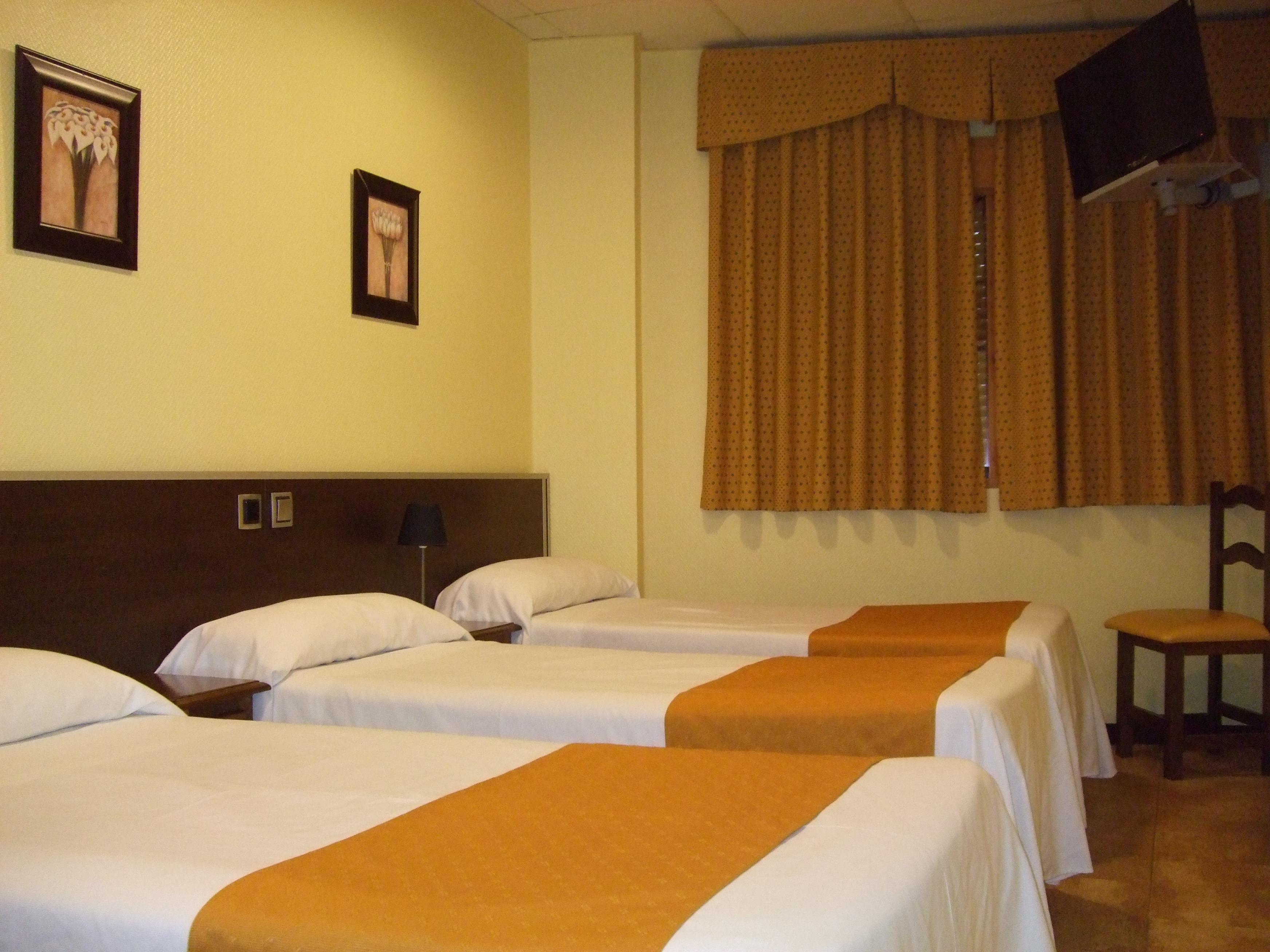 Hotel Complutense Alcalá de Henares Esterno foto