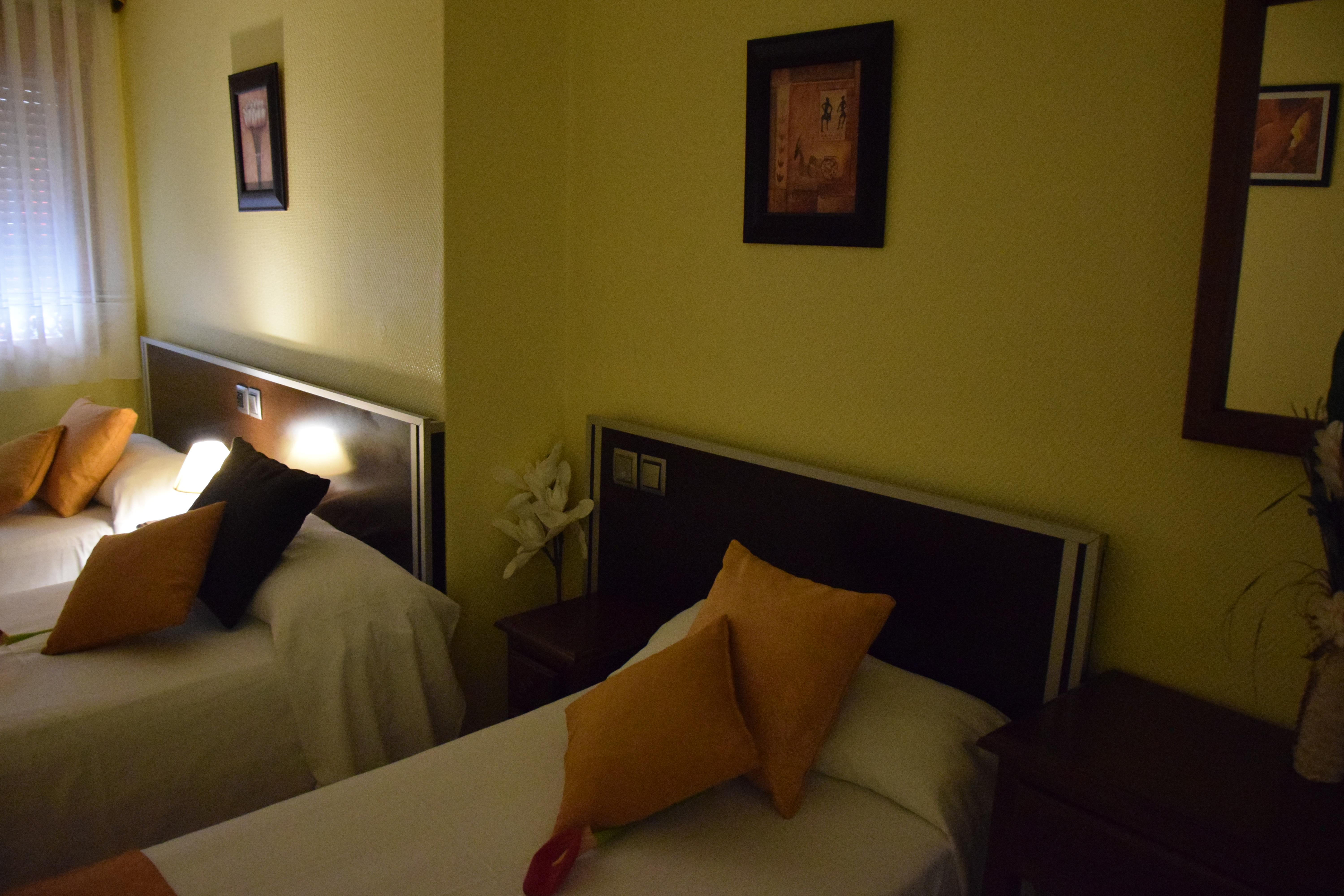 Hotel Complutense Alcalá de Henares Esterno foto
