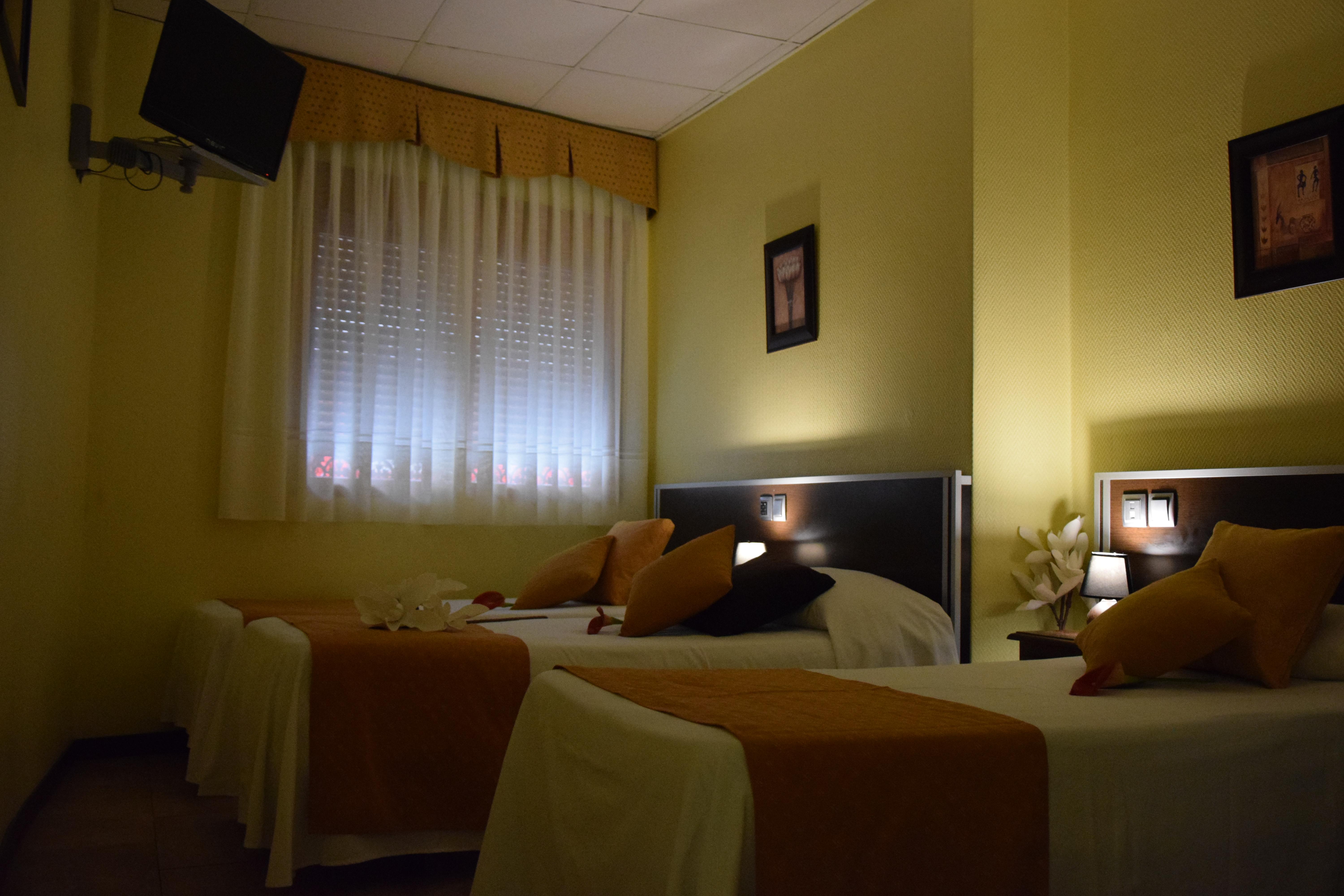 Hotel Complutense Alcalá de Henares Esterno foto