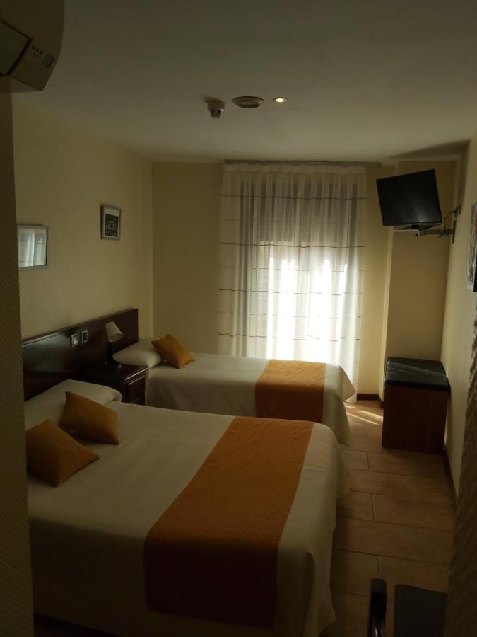 Hotel Complutense Alcalá de Henares Esterno foto