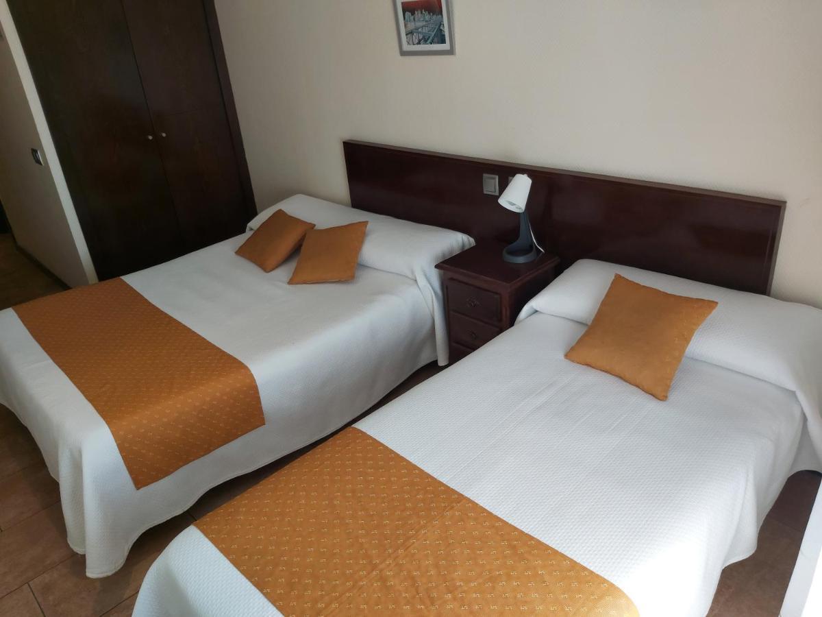 Hotel Complutense Alcalá de Henares Esterno foto