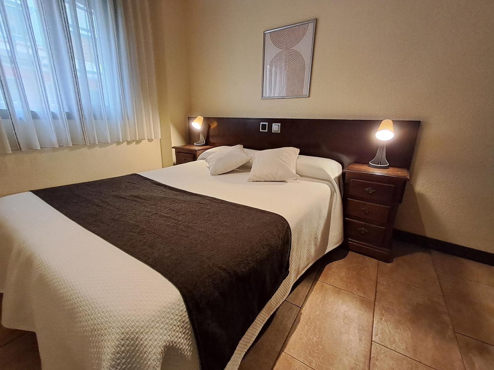 Hotel Complutense Alcalá de Henares Esterno foto