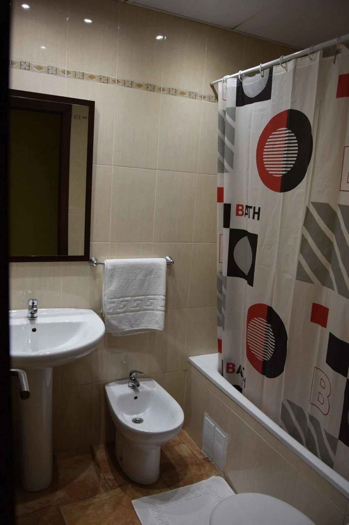 Hotel Complutense Alcalá de Henares Esterno foto