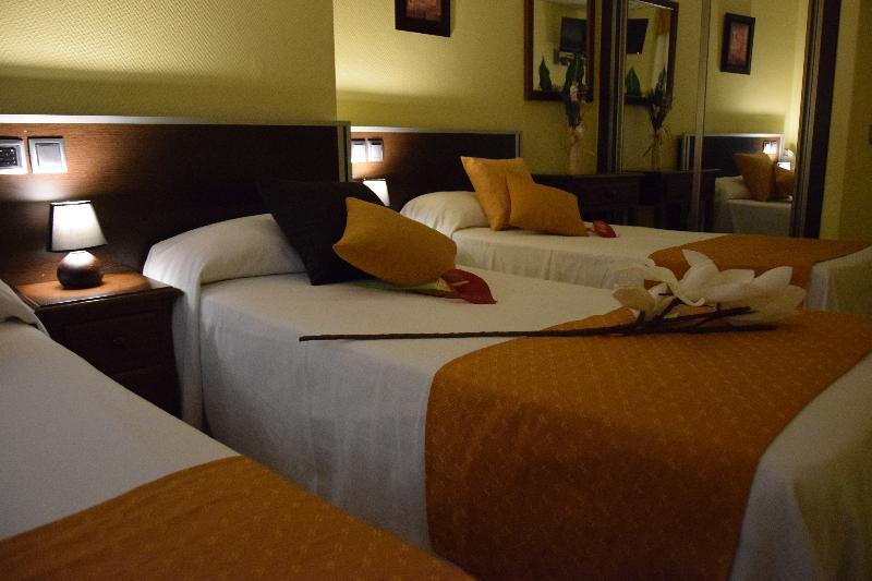 Hotel Complutense Alcalá de Henares Esterno foto